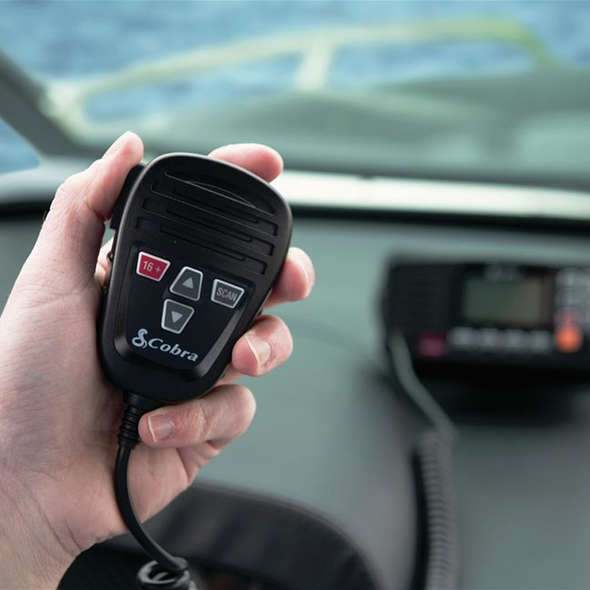 Cobra Marine VHF BlueBound 1350E